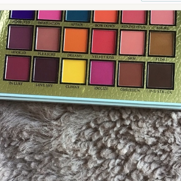 P. Louise The Secret Sinner eyeshadow palette. New in box - Picture 2 of 3